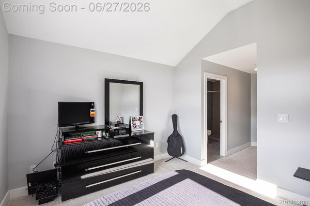 6535 Pond Drive, Washington Township, MI 48094