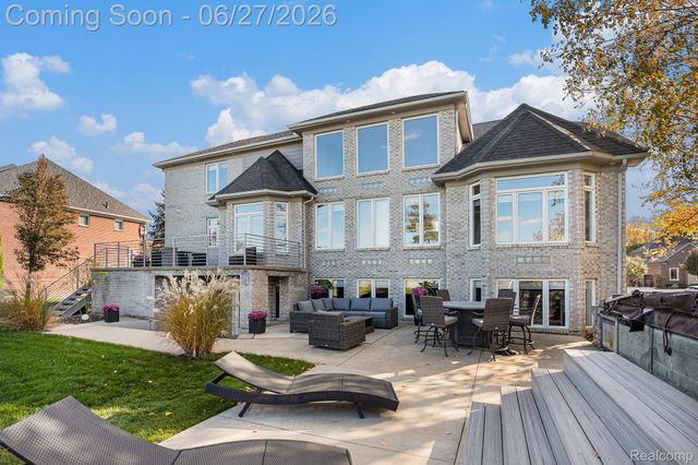 6535 Pond Drive, Washington Township, MI 48094