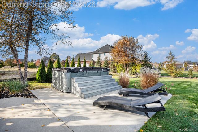 6535 Pond Drive, Washington Township, MI 48094
