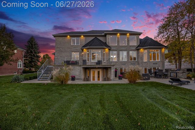 6535 Pond Drive, Washington Township, MI 48094
