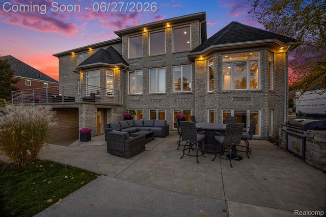 6535 Pond Drive, Washington Township, MI 48094