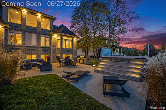 6535 Pond Drive, Washington Township, MI 48094