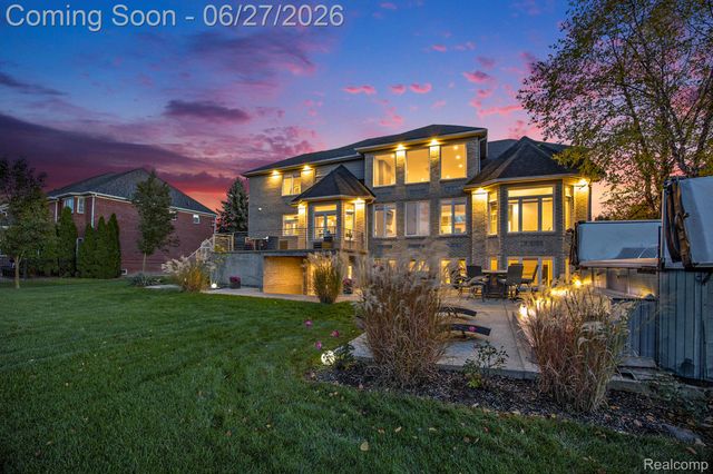 6535 Pond Drive, Washington Township, MI 48094