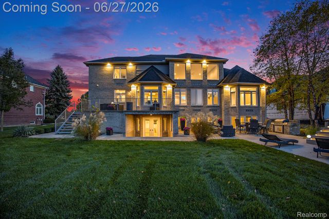 6535 Pond Drive, Washington Township, MI 48094