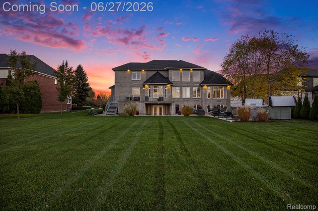6535 Pond Drive, Washington Township, MI 48094