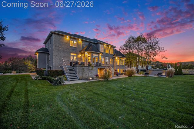 6535 Pond Drive, Washington Township, MI 48094