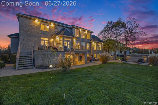 6535 Pond Drive, Washington Township, MI 48094