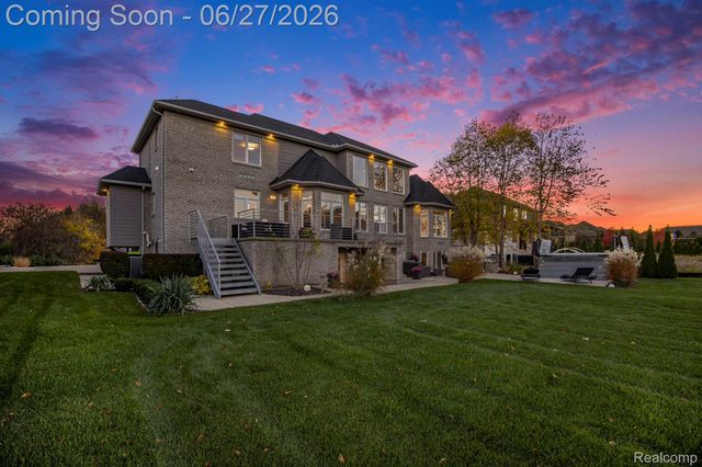 6535 Pond Drive, Washington Township, MI 48094