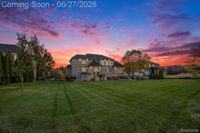 6535 Pond Drive, Washington Township, MI 48094