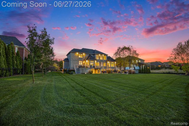 6535 Pond Drive, Washington Township, MI 48094