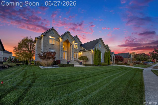 6535 Pond Drive, Washington Township, MI 48094