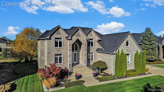 6535 Pond Drive, Washington Township, MI 48094