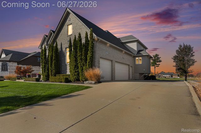 6535 Pond Drive, Washington Township, MI 48094