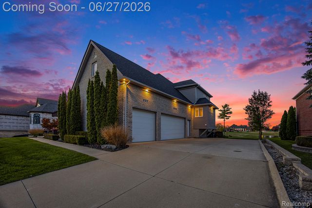 6535 Pond Drive, Washington Township, MI 48094