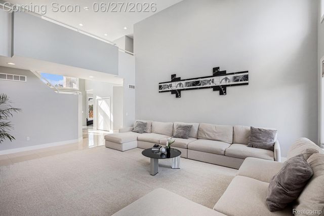 6535 Pond Drive, Washington Township, MI 48094