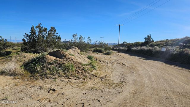 W 70th St West Street, Rosamond, CA 93560