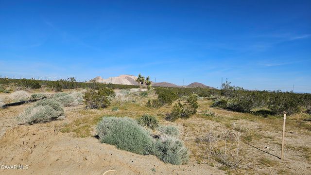 W 70th St West Street, Rosamond, CA 93560