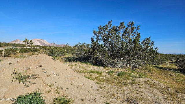 W 70th St West Street, Rosamond, CA 93560