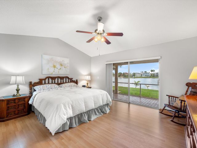 1011 NW 193rd Ave, Pembroke Pines, FL 33029