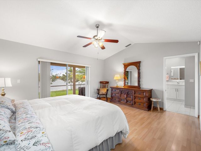 1011 NW 193rd Ave, Pembroke Pines, FL 33029