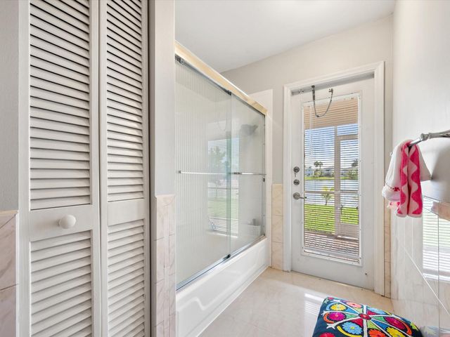 1011 NW 193rd Ave, Pembroke Pines, FL 33029