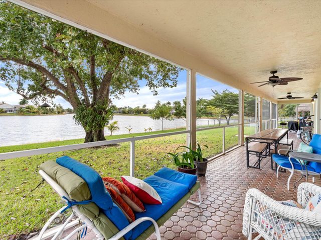 1011 NW 193rd Ave, Pembroke Pines, FL 33029