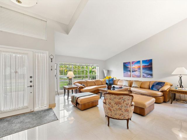 1011 NW 193rd Ave, Pembroke Pines, FL 33029