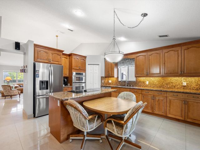 1011 NW 193rd Ave, Pembroke Pines, FL 33029