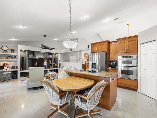 1011 NW 193rd Ave, Pembroke Pines, FL 33029