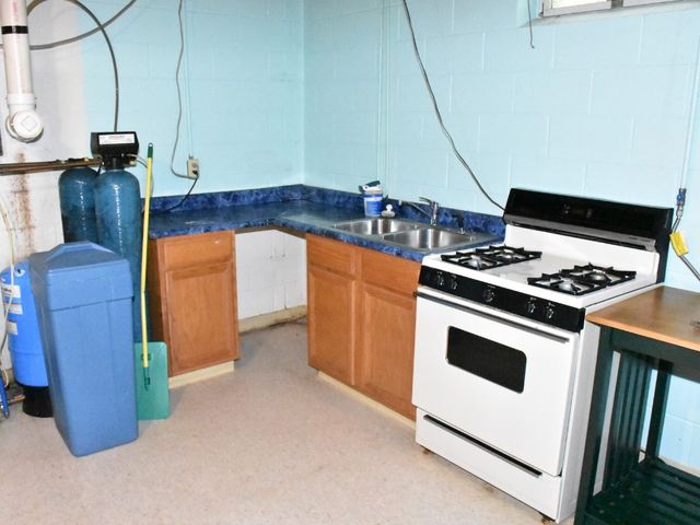 18879 E COLE Road, Meadville, PA 16335