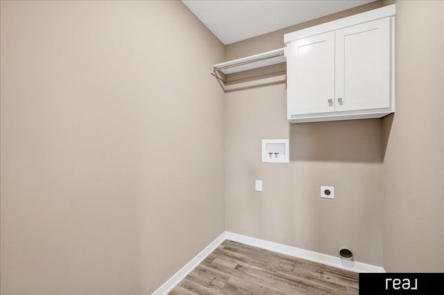 12635 Carpenter Street, Papillion, NE 68138