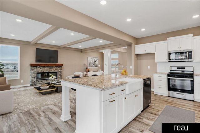 12635 Carpenter Street, Papillion, NE 68138