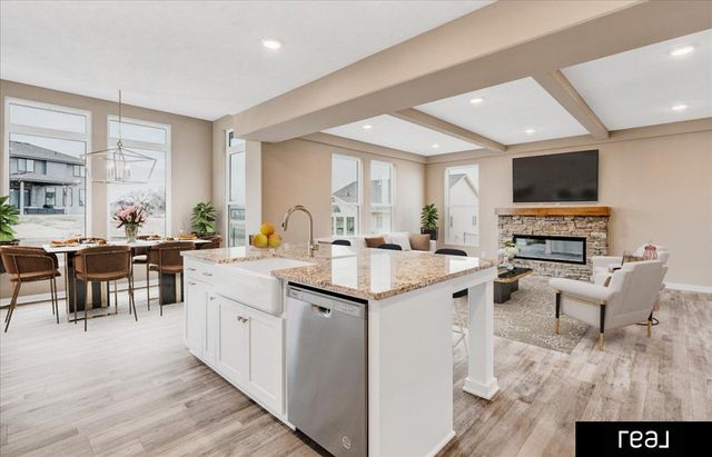 12635 Carpenter Street, Papillion, NE 68138