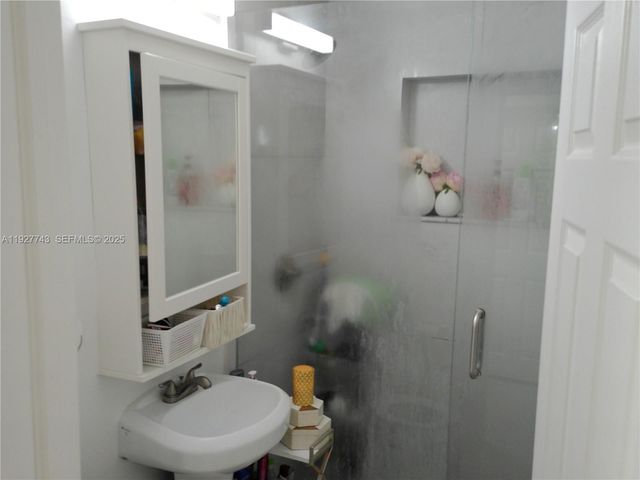 4805 SW 112th Ave, Miami, FL 33165