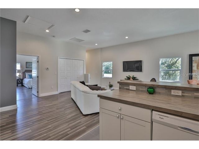 2204 GRANT STREET, Tampa, FL 33605