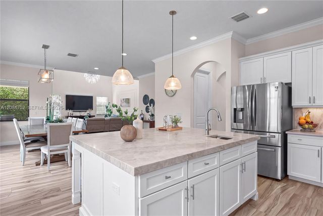 8142 Bradford Way, Parkland, FL 33076