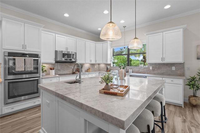 8142 Bradford Way, Parkland, FL 33076
