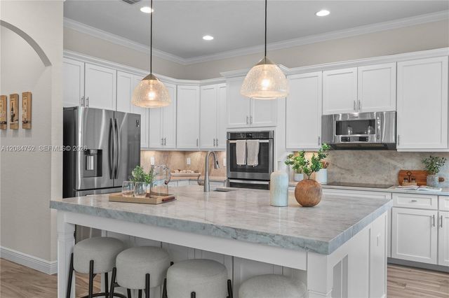 8142 Bradford Way, Parkland, FL 33076