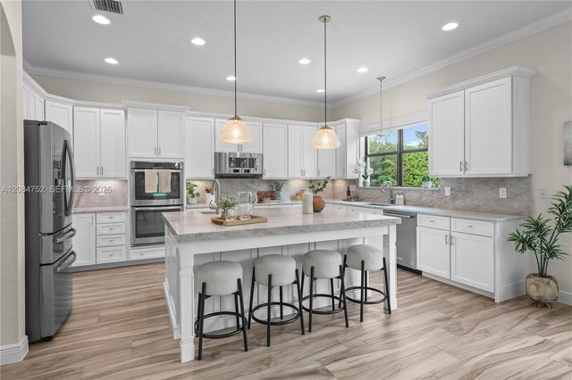 8142 Bradford Way, Parkland, FL 33076