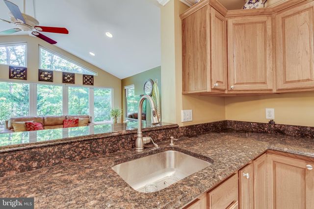 4 HEATHERWOOD CT, Medford, NJ 08055