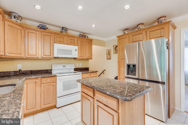 4 HEATHERWOOD CT, Medford, NJ 08055