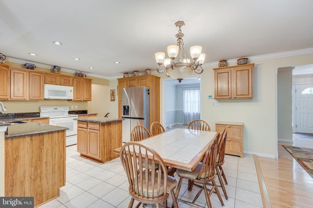 4 HEATHERWOOD CT, Medford, NJ 08055