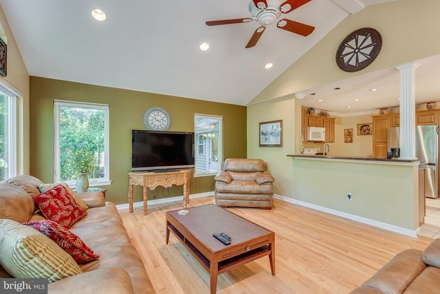 4 HEATHERWOOD CT, Medford, NJ 08055