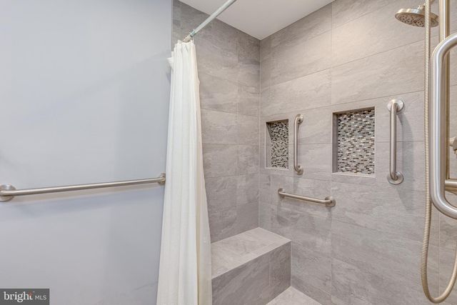 4 HEATHERWOOD CT, Medford, NJ 08055