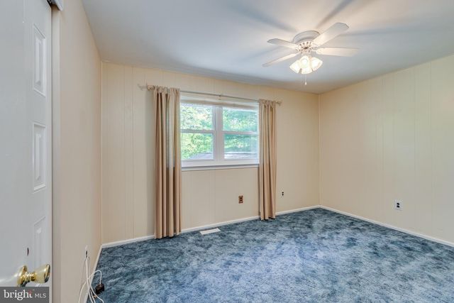 4 HEATHERWOOD CT, Medford, NJ 08055