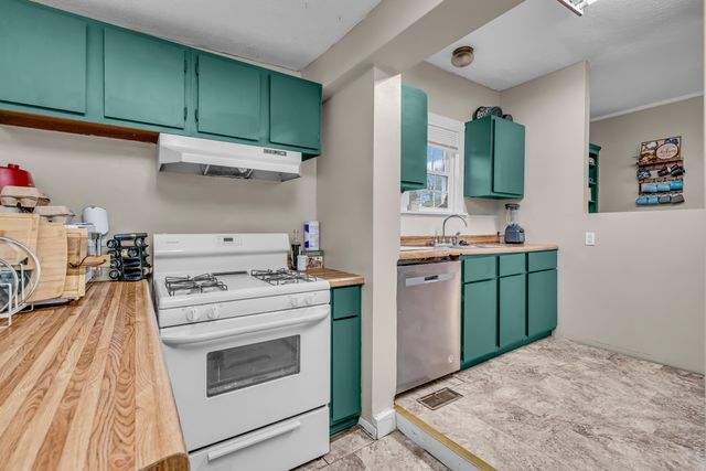 824 W Leyda Street, West Plains, MO 65775