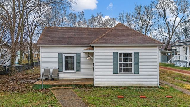 824 W Leyda Street, West Plains, MO 65775