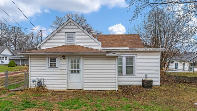 824 W Leyda Street, West Plains, MO 65775