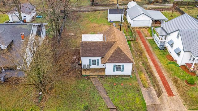 824 W Leyda Street, West Plains, MO 65775