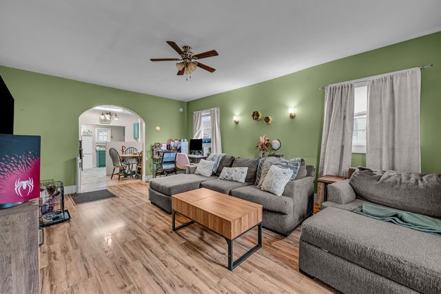 824 W Leyda Street, West Plains, MO 65775